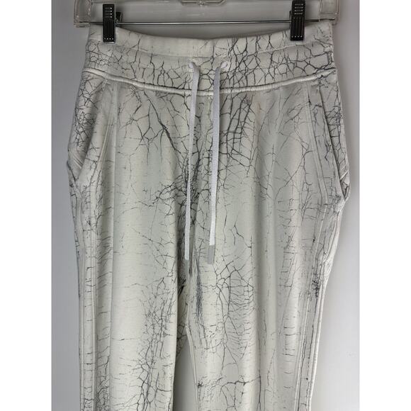 Lululemon Warm Down Jogger 7/8 Length Thread Dye White Black Pants Size 4 - Picture 4 of 11